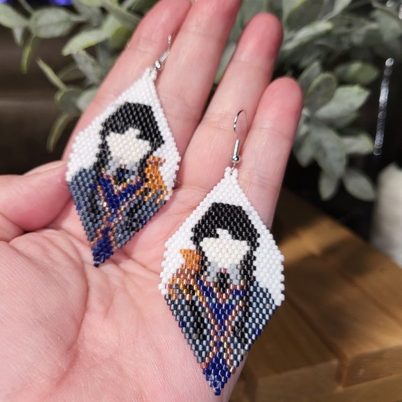 Handmade Goth Girl Wednesday With Its' Hand on Shoulder Beaded Earrings - Picture 1 of 10